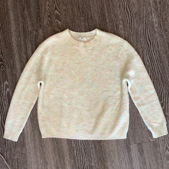 Sweater - Picture 1 of 3
